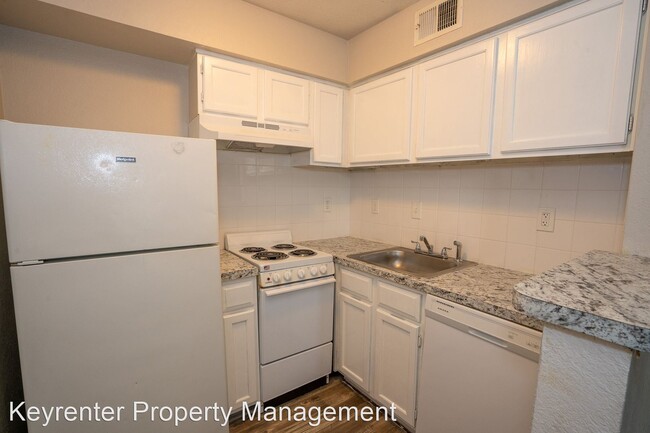 Building Photo - 1 br, 1 bath House - 6663 S Victor Ave Uni...