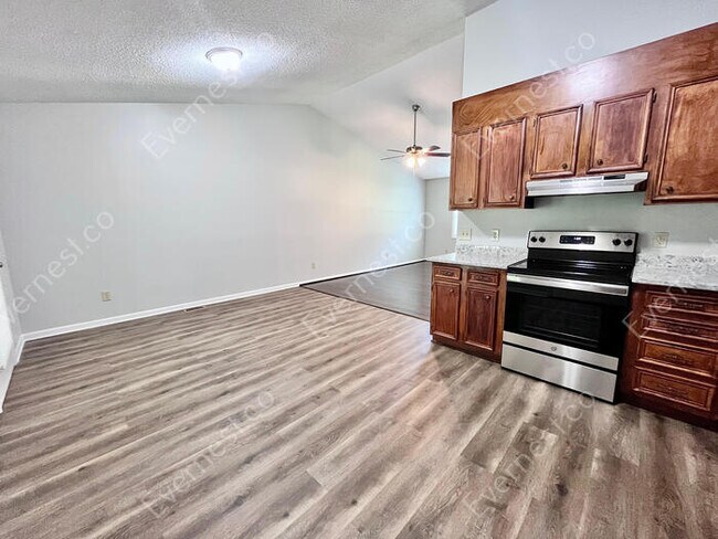 Foto del edificio - 5111 Hampton Meadows Rd