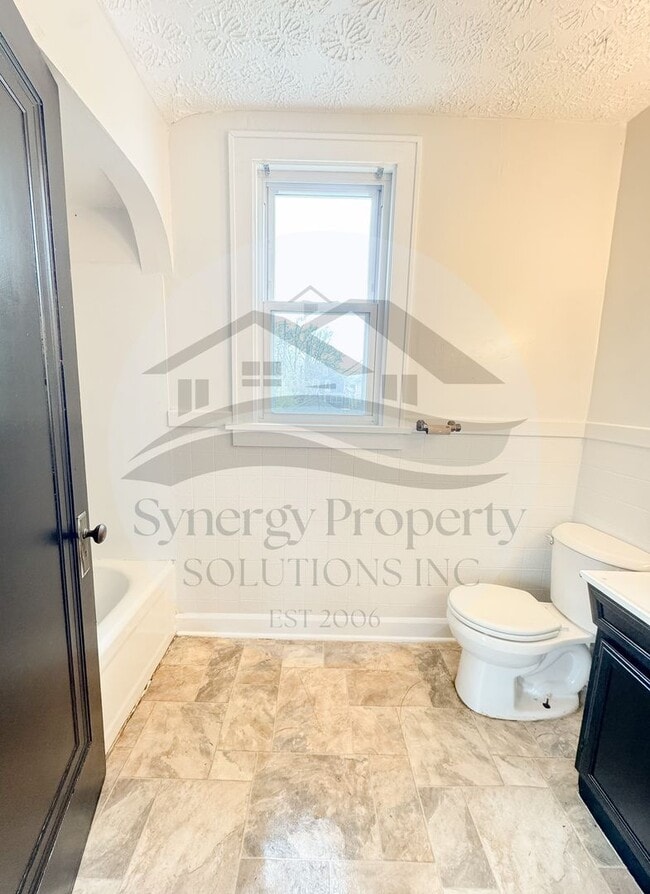 Foto del edificio - 46 Bartley Ave