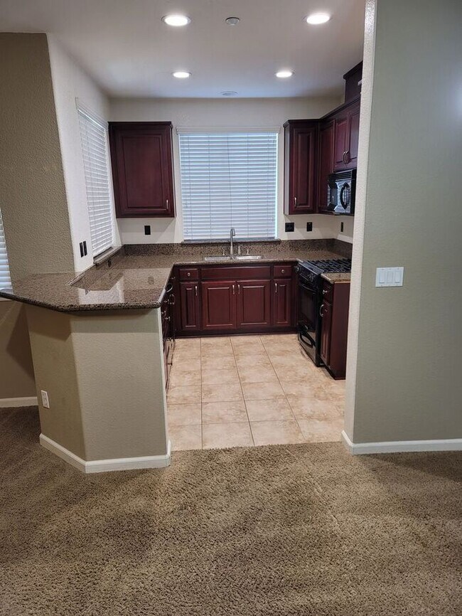 Building Photo - 2611 Las Palomas Loop