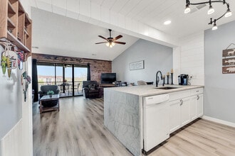 Building Photo - 133 Troon Dr