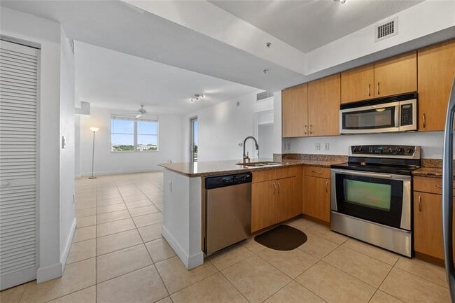 Building Photo - 1830 Radius Dr