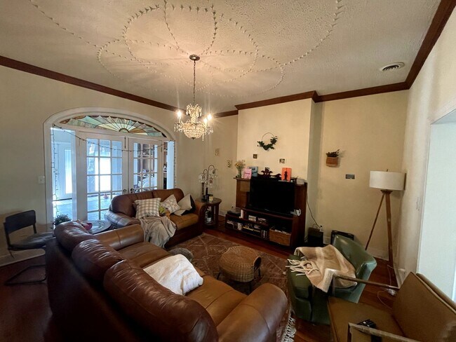 Foto del edificio - 517 W Clay St