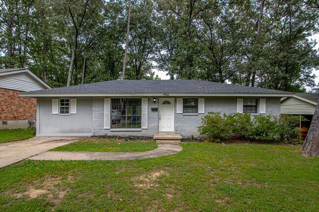 Building Photo - Charming 3-Bedroom Home with Large Fenced Backyard in Little Rock!