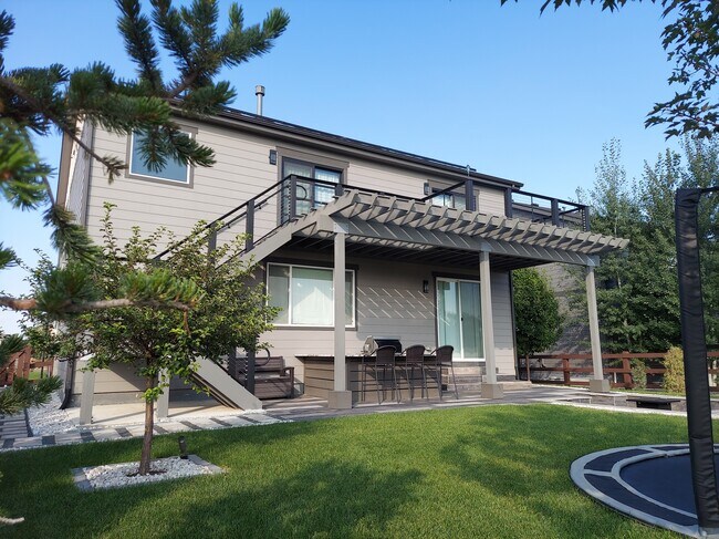 Building Photo - 2303 Spruce Creek Dr