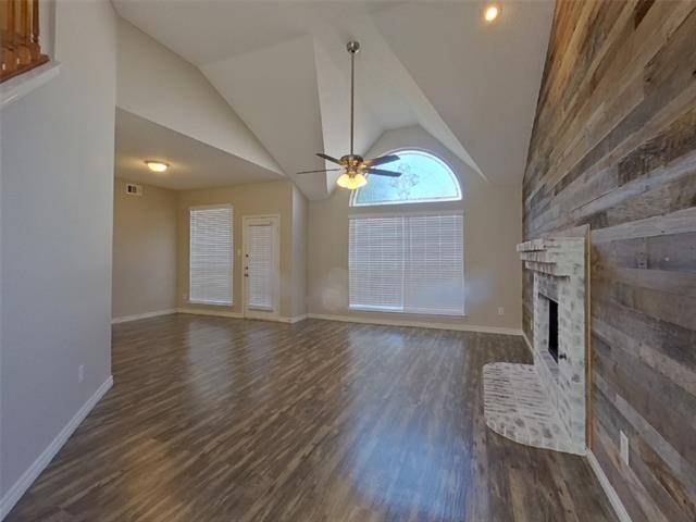 Building Photo - 1233 Clear Creek Dr