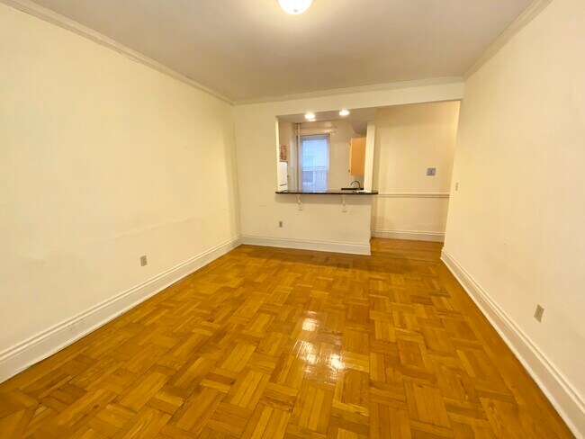 Building Photo - 24 Queensberry St