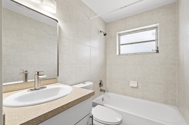 Building Photo - 1908 NW 4th Ave