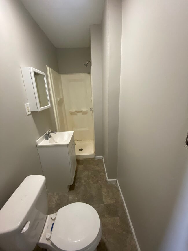 Foto del edificio - 245 S Washington St