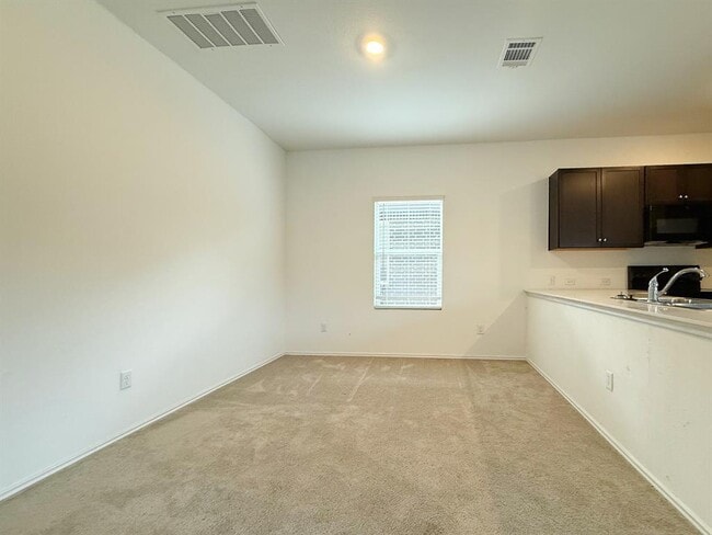 Building Photo - 112 Standing Rock Ln