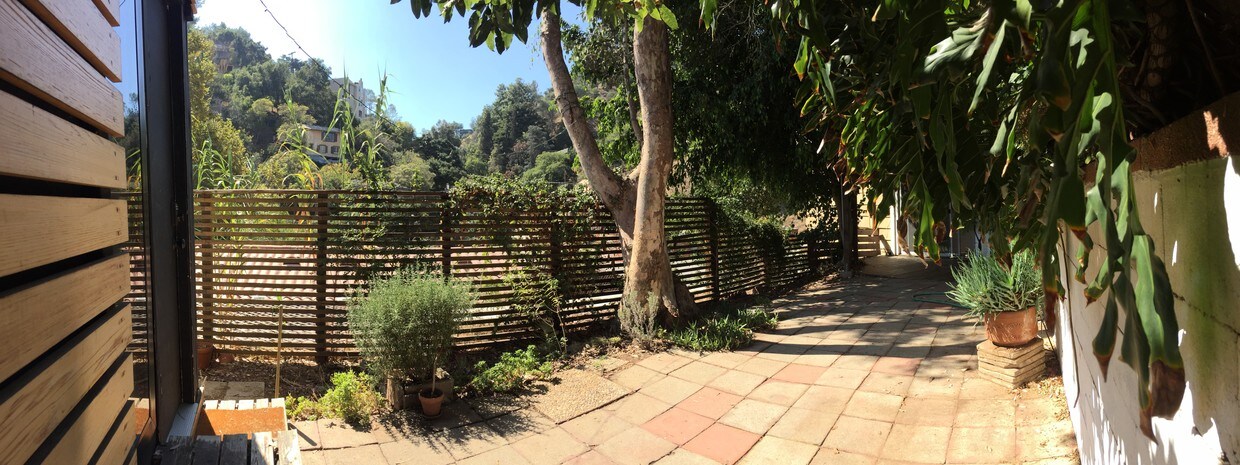 Private outdoor garden - 2108 Tavern Trail