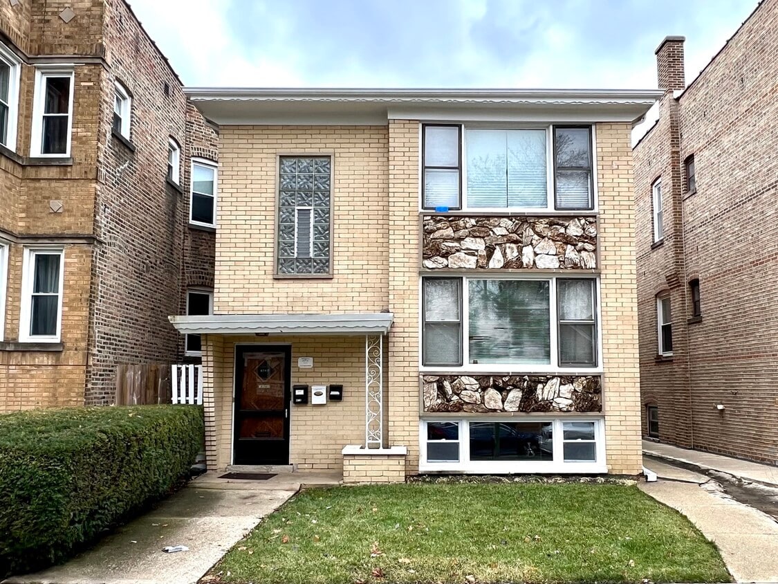 4742 N Keystone Ave Unit G, Chicago, IL 60630 Condo for Rent in