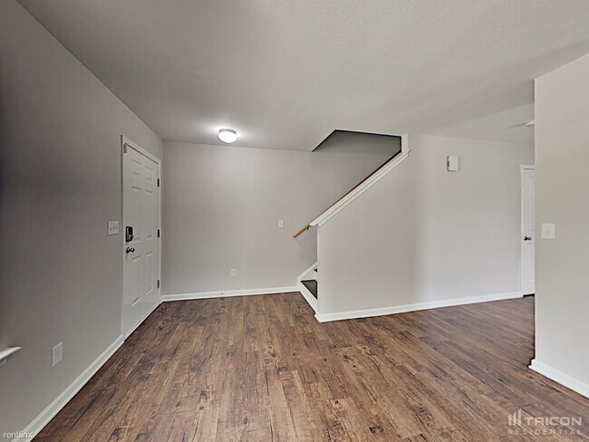 Foto del edificio - 104 Shadow Woods Rd