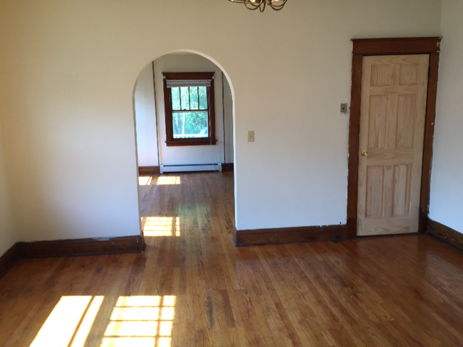 Building Photo - 403 Keller St