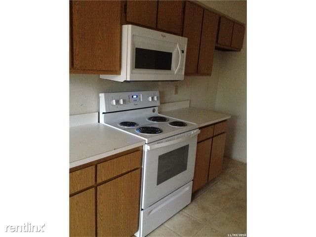 Building Photo - 2 br, 2 bath Townhome - 24831 Cashmere Ct