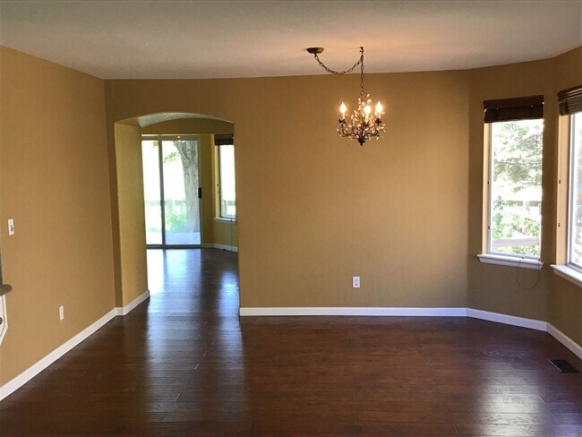 Foto del edificio - 7122 Edgewood Dr
