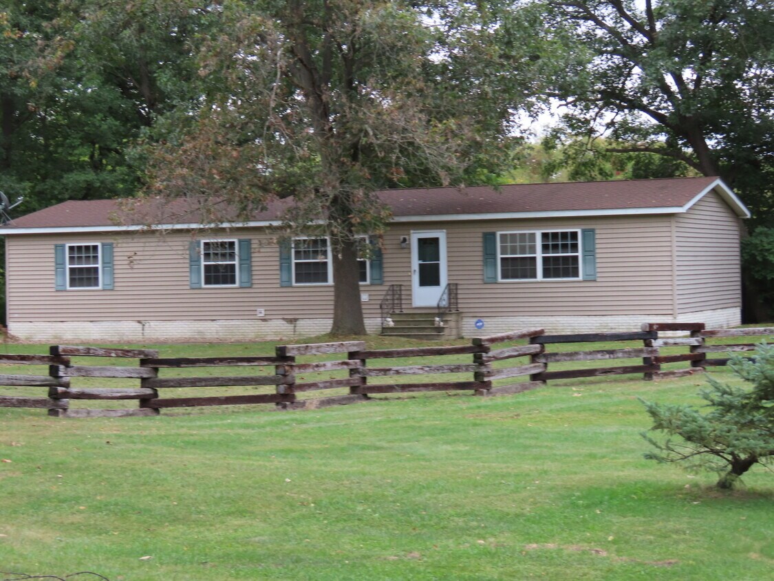 Primary Photo - 2968 N 2659th Rd