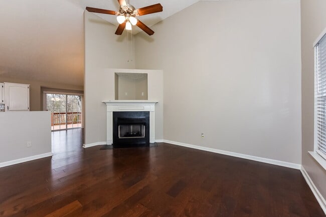 Building Photo - 916 Pebble Beach Cir