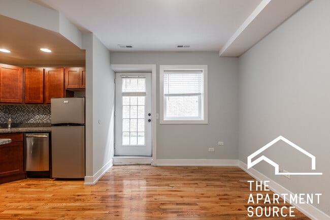 Foto del edificio - 556 W Arlington Pl