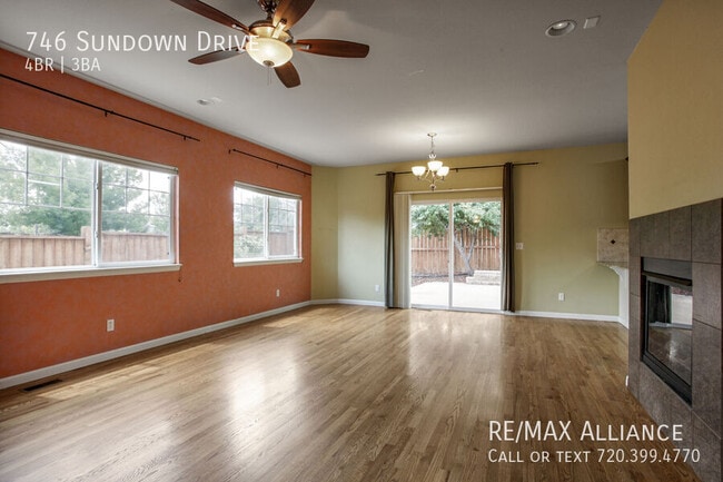 Building Photo - 746 Sundown Dr