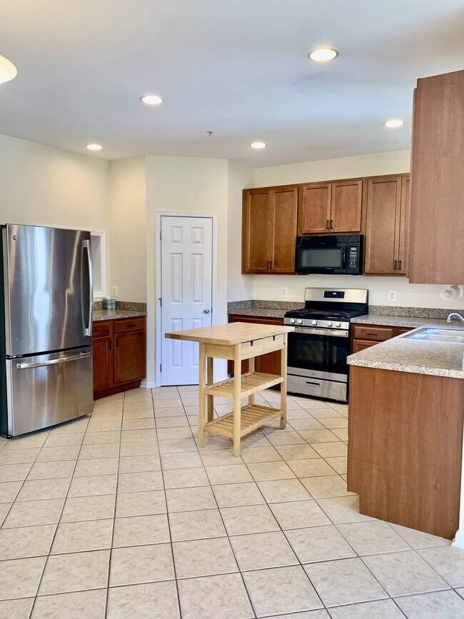 Large kitchen with two pantries - 12915 Woods View St