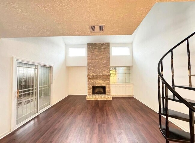 Building Photo - 12251 W Village Dr