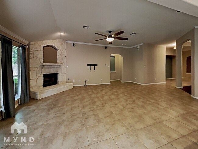 Building Photo - 205 Kati Ln