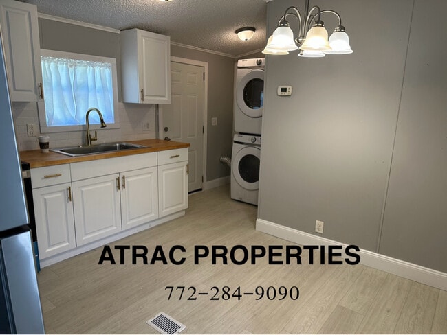 Building Photo - 608 NE Diana Terrace