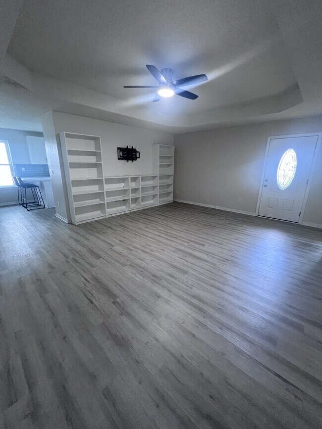 Building Photo - 384 Pristine Water Ln
