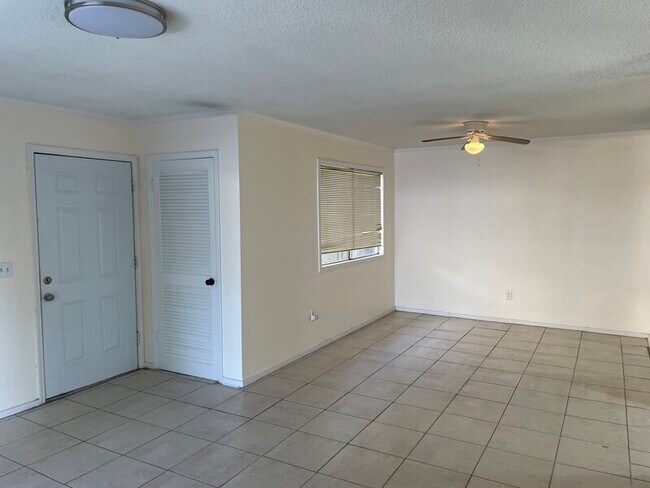 Building Photo - 1208 Bush River Rd