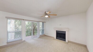 Interior Photo - Barton Creek Landing