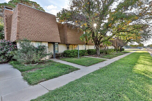 Building Photo - 4737 48th St