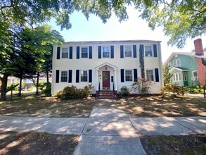 Building Photo - 3128 Lorraine Ave