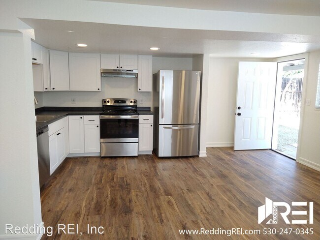 Building Photo - 3 br, 2 bath House - 842 Locust St
