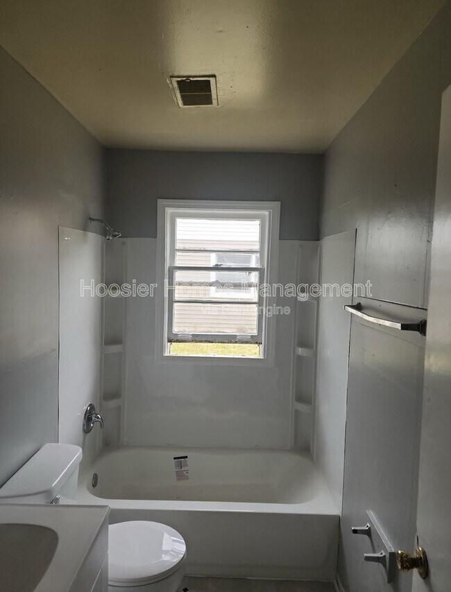Foto del edificio - 2202 N Kitley Ave