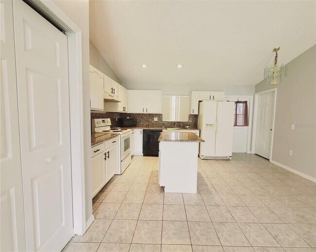 Building Photo - 568 Kingfisher Dr