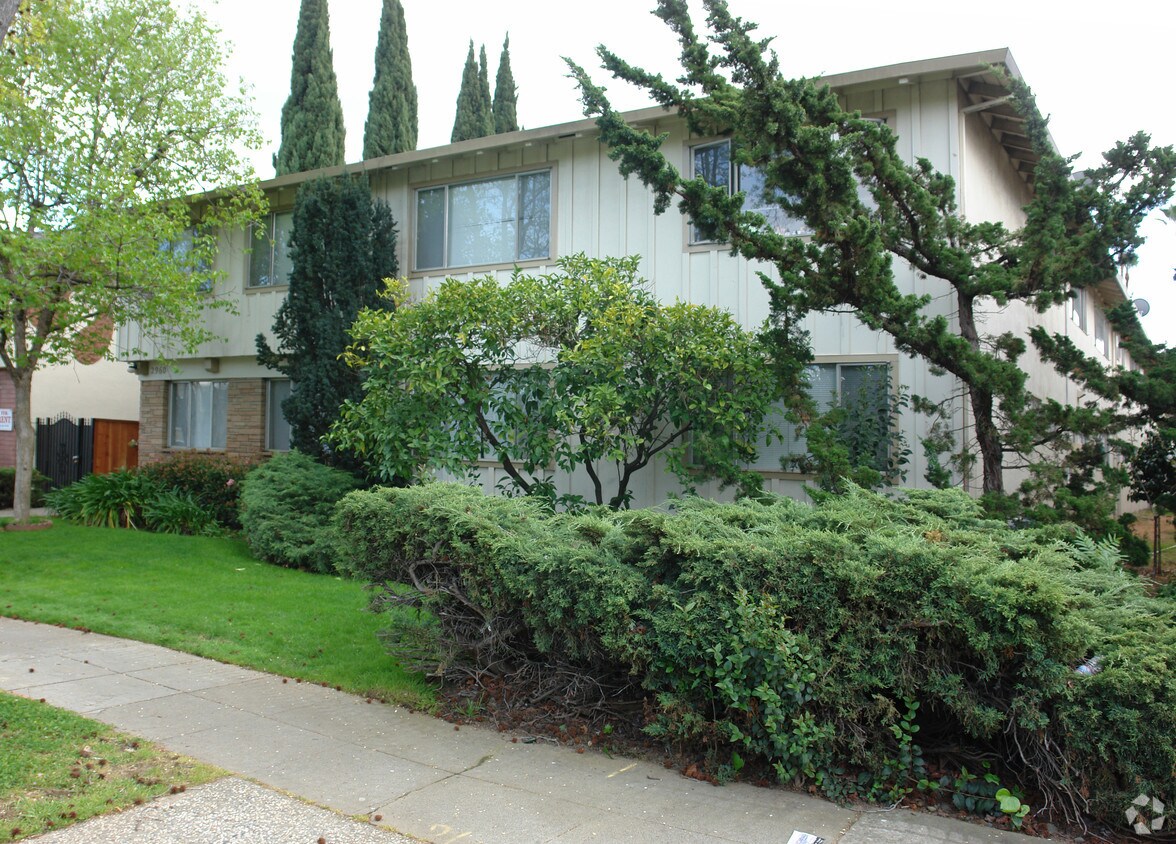 Foto del edificio - 2960 Huff Ave