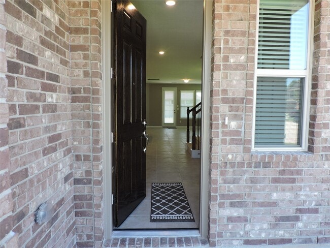 Building Photo - 1102 Upton Ct