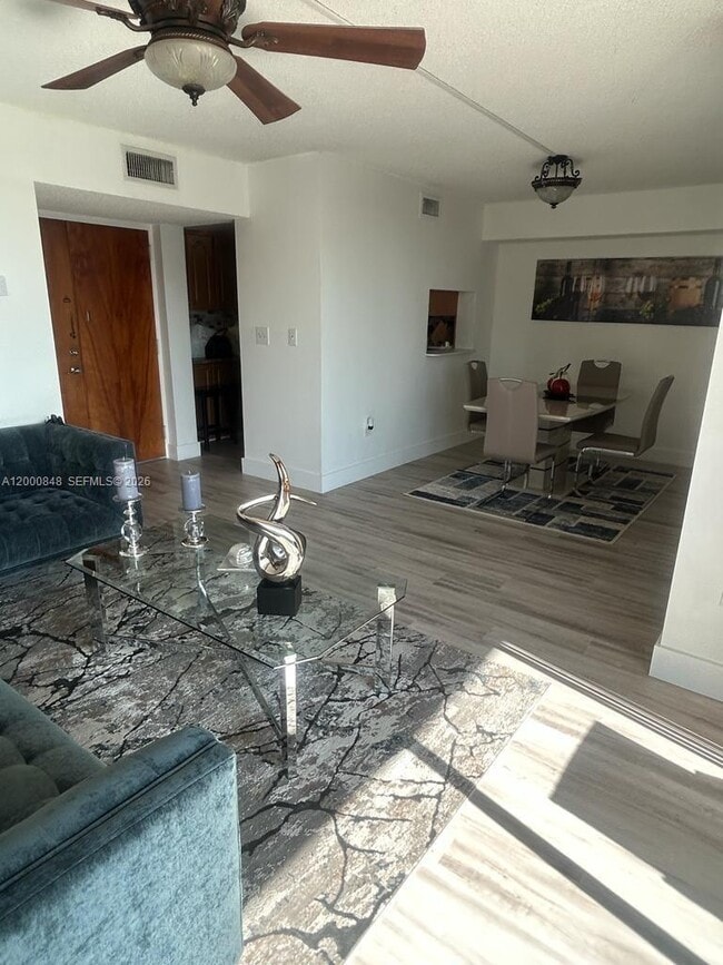Foto del edificio - 11790 SW 18th St