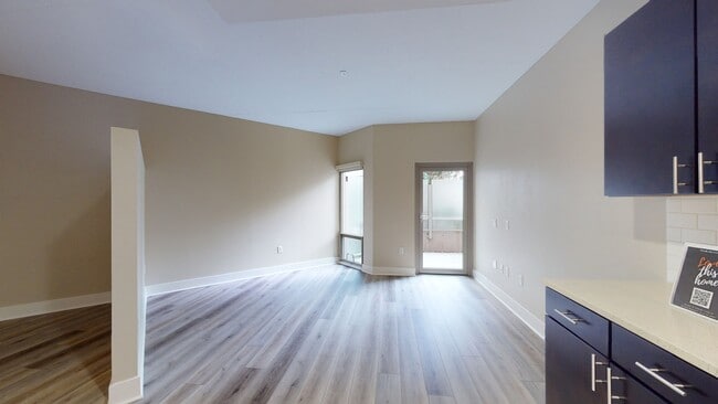 Interior Photo - Channel Mission Bay