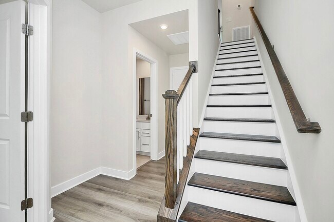 Building Photo - 1112 Gleason Way
