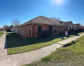 Building Photo - 15335 Buckle Ln