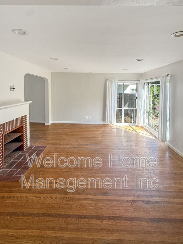Foto del edificio - 184 Farrelley Drive