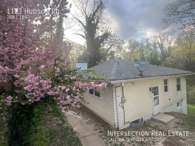 Building Photo - 1123 Hudson Rd