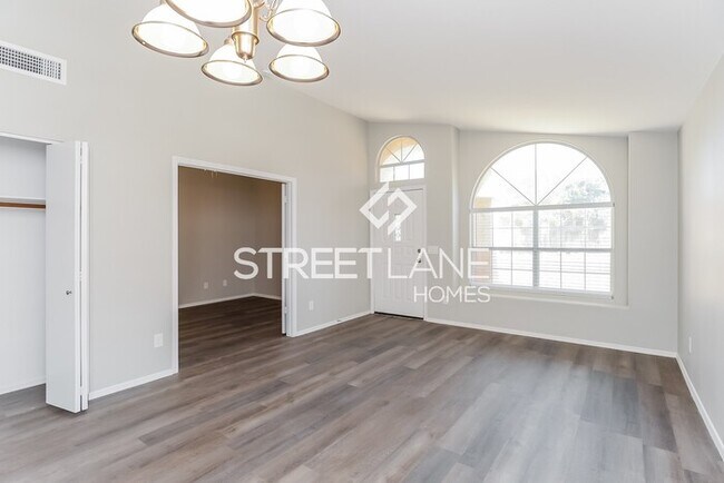 Building Photo - NOW OFFERING FIRST FULL MONTHS RENT FREE!
