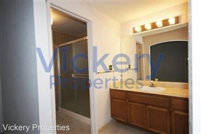 Foto del edificio - 3 br, 2 bath House - 300 Lakehurst Drive