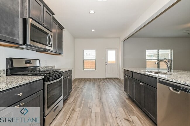 Building Photo - REDUCED!