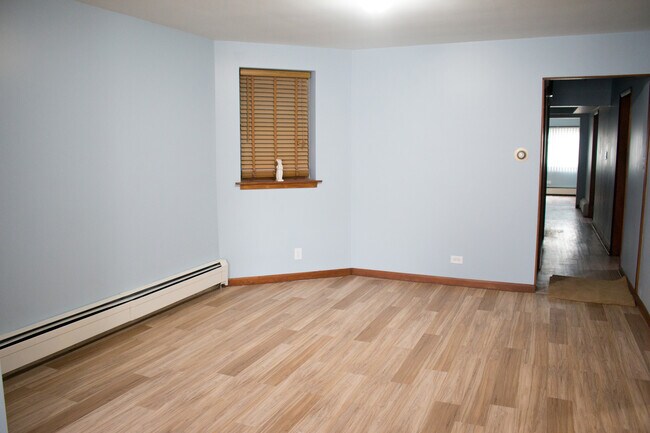 Building Photo - 3252 S Princeton Ave