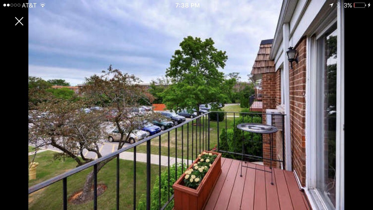 Primary Photo - 10385 Dearlove Rd