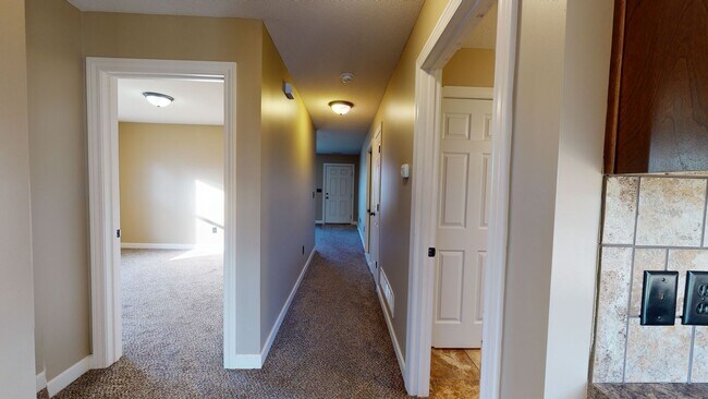Foto del edificio - 6123-6125 Pinto Lane